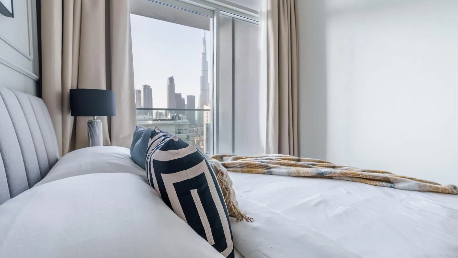 Deluxeliving At Vera Tower - Full Burj Khalifa View - Brand New Luxury Apartment Dubai United Arab Emirates