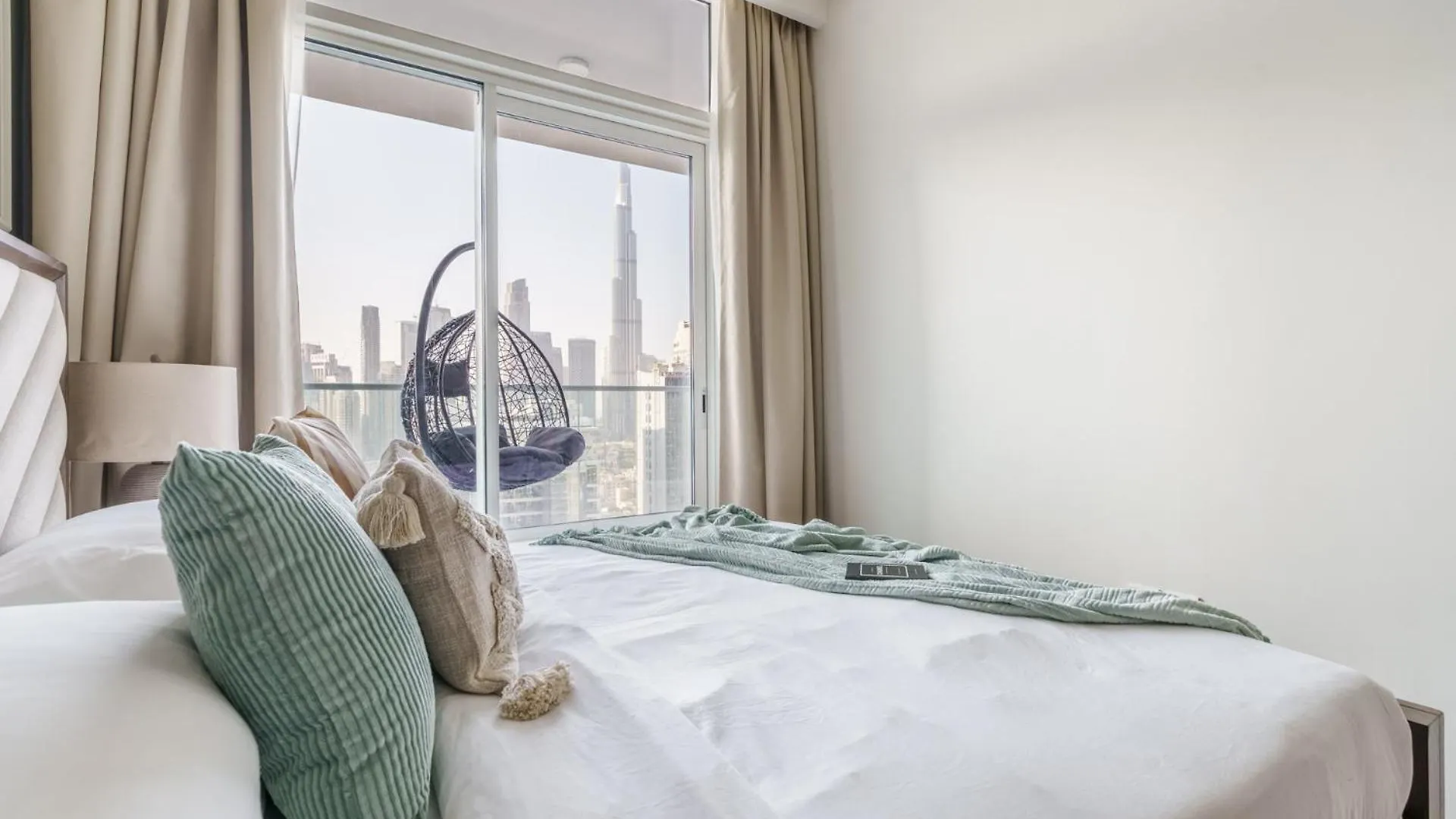 Deluxeliving At Vera Tower - Full Burj Khalifa View - Brand New Luxury Apartment Dubai