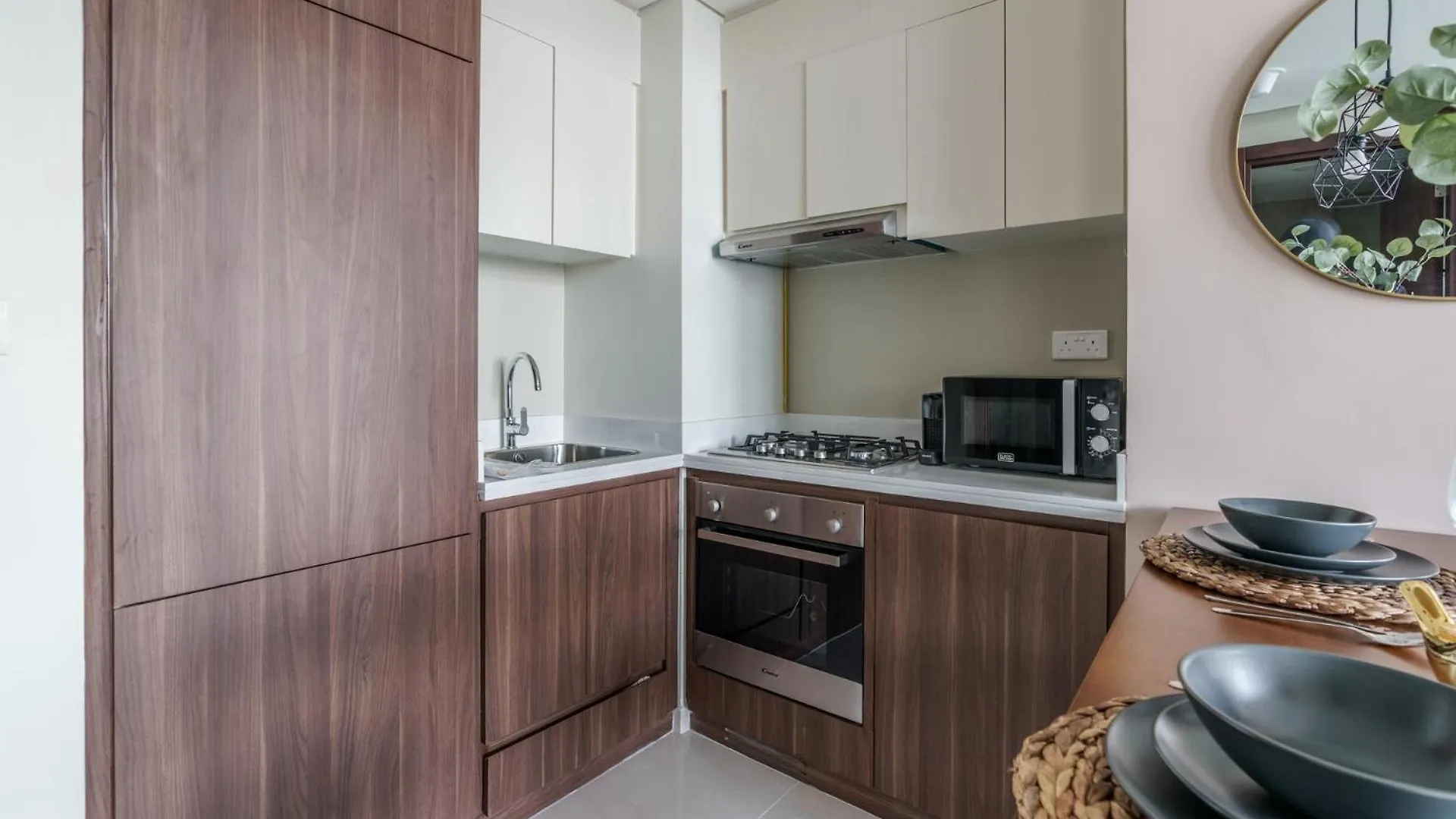 Deluxeliving At Vera Tower - Full Burj Khalifa View - Brand New Luxury Apartment Dubai
