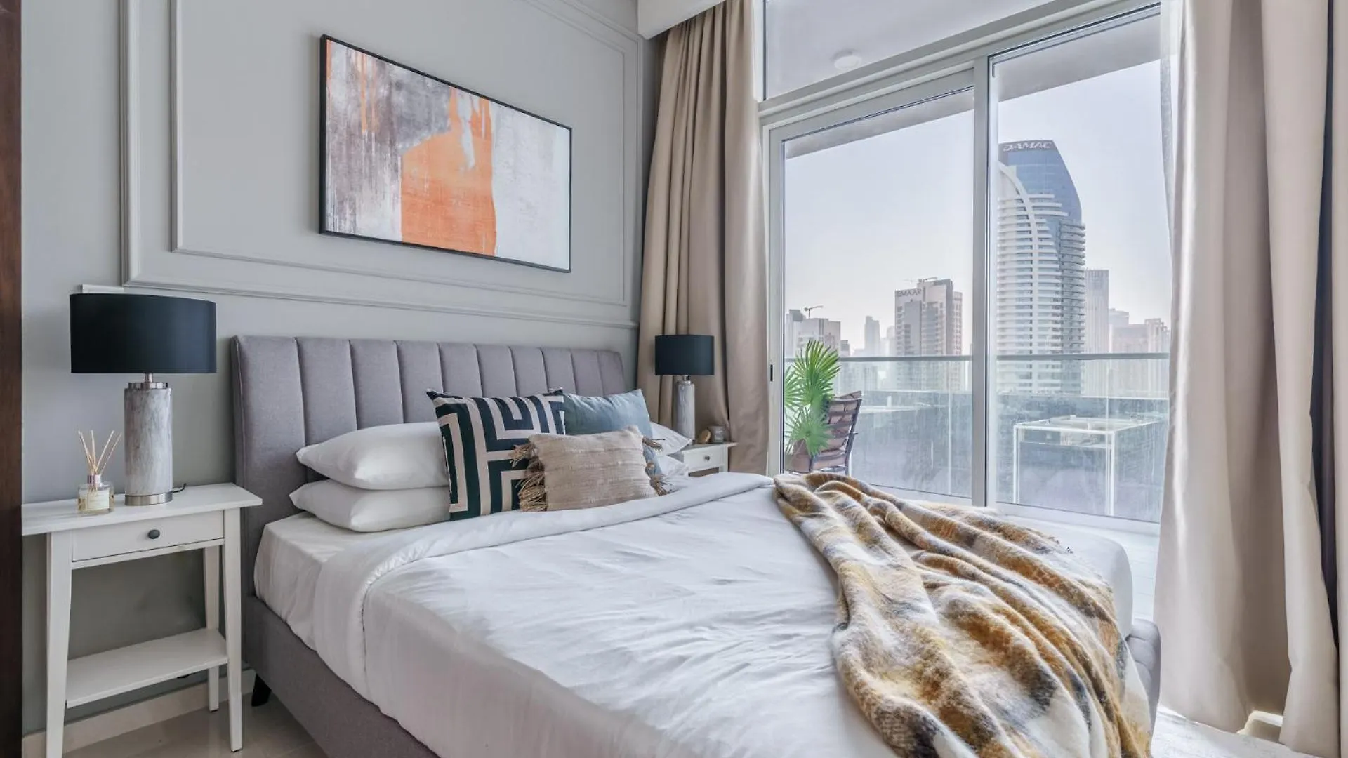 Deluxeliving At Vera Tower - Full Burj Khalifa View - Brand New Luxury Apartment location