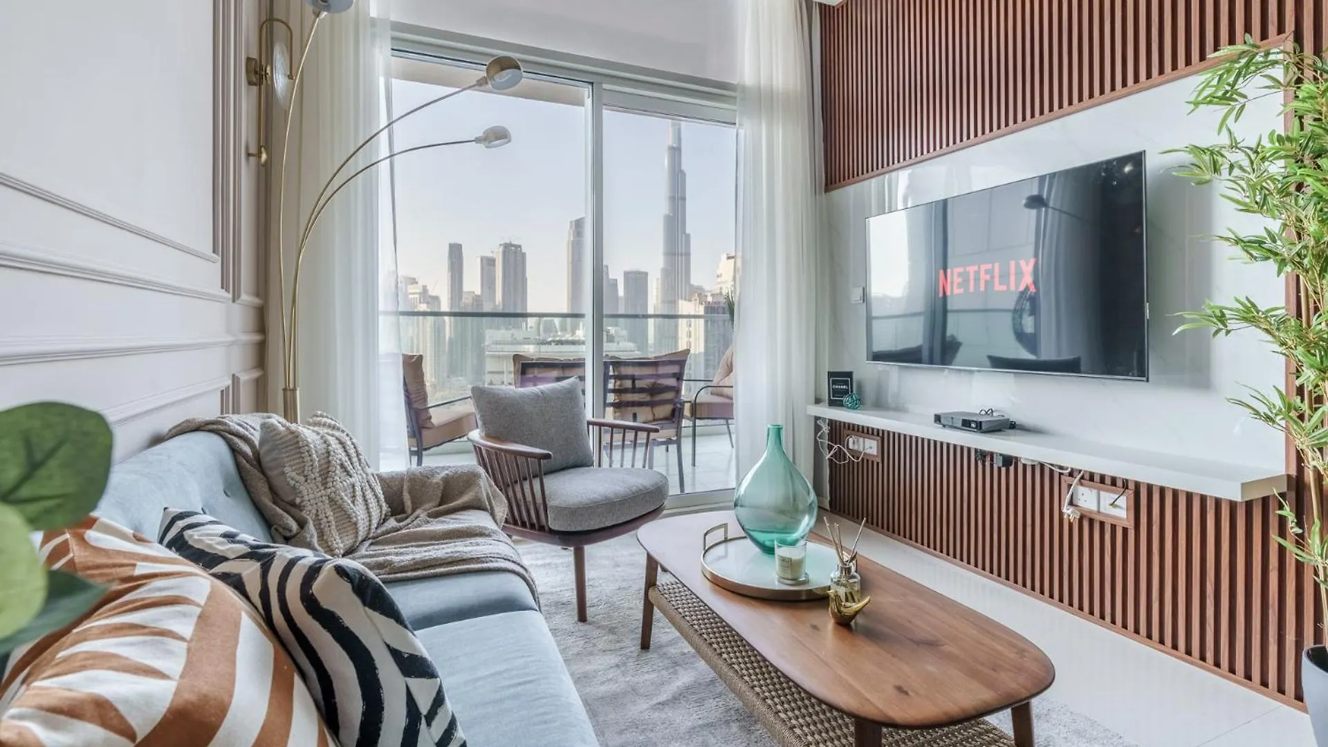 Deluxeliving At Vera Tower - Full Burj Khalifa View - Brand New Luxury Apartment Dubai