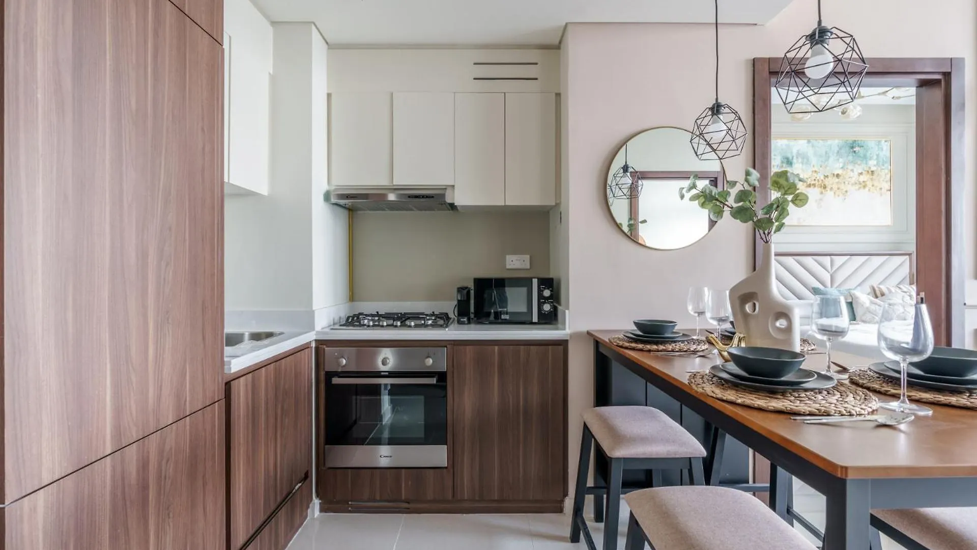 Deluxeliving At Vera Tower - Full Burj Khalifa View - Brand New Luxury Apartment Dubai